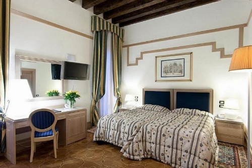 Foscari Palace image 27