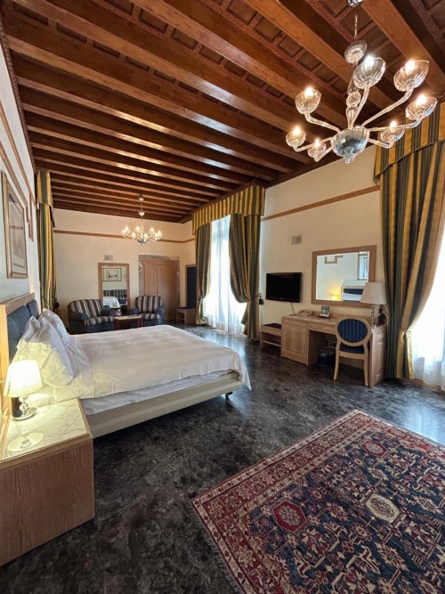 Foscari Palace image 35