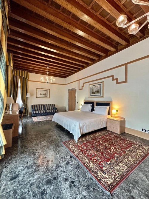 Foscari Palace image 39